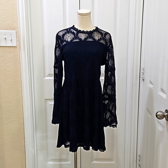 Xhilaration Dark Blue Floral Laced Bell Sleeve Dress Size Medium - Picture 2 of 8